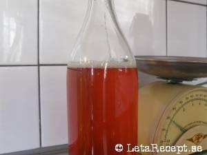 Rabarbersaft i saftmaja recept